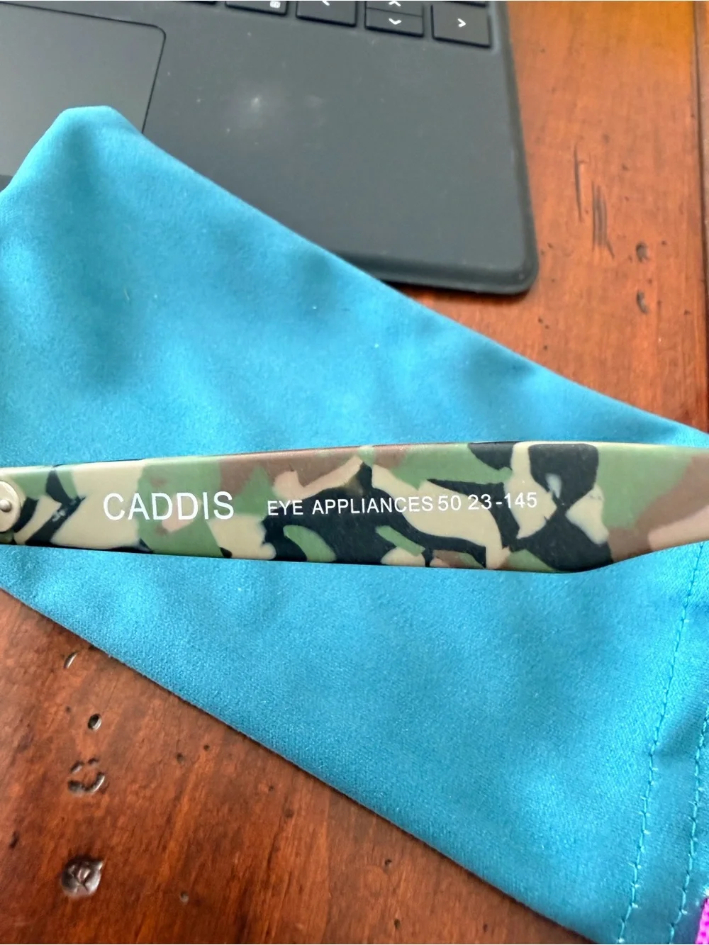 The Porgy Caddis Camo 2.0 Reading Glasses - Green & Brown